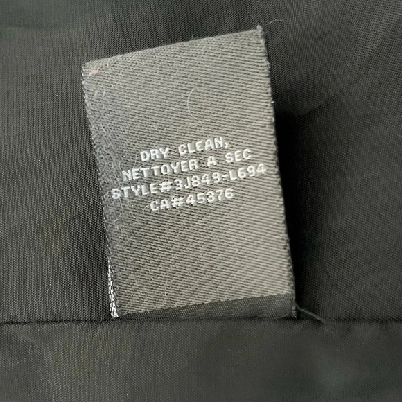 Suzy Shier/💰2 FOR $10💰Black detailed shoulder blazer/ Size US M - Picture 9 of 10